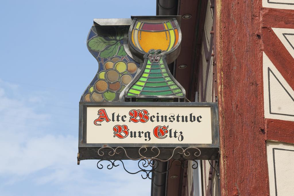 Alte Weinstube Burg Eltz Bed & Breakfast ทรัยส์-คาร์เดิน ภายนอก รูปภาพ